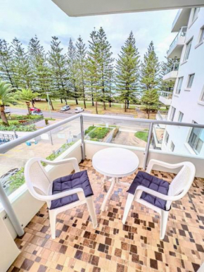 Burleigh Beach Escape